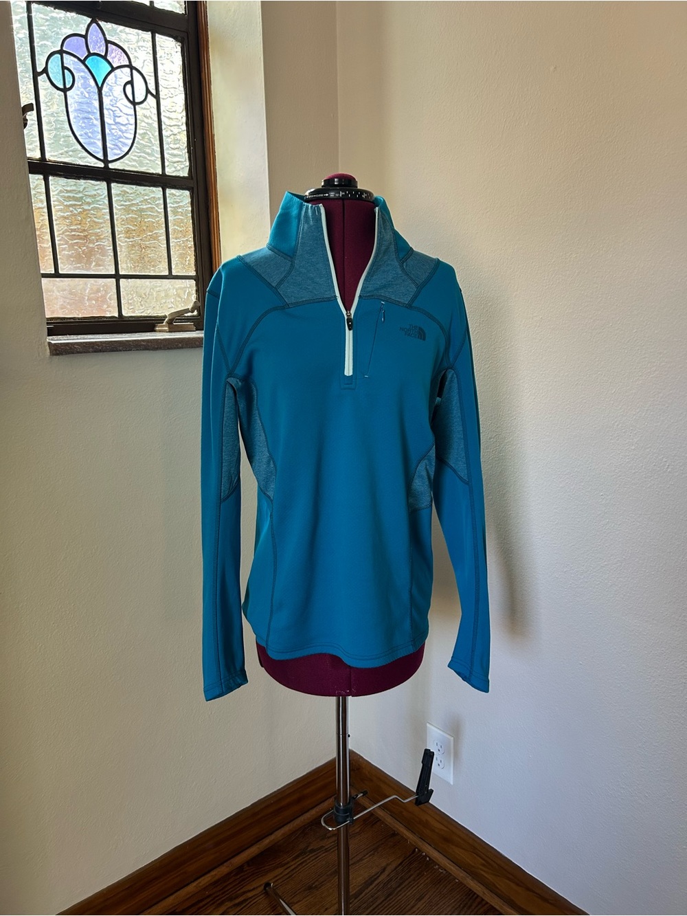 ·Nike· Womens blue quarter zip long sleeve shirt
